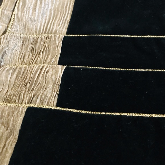 8 black velvet plate mats - Picture 3 of 5